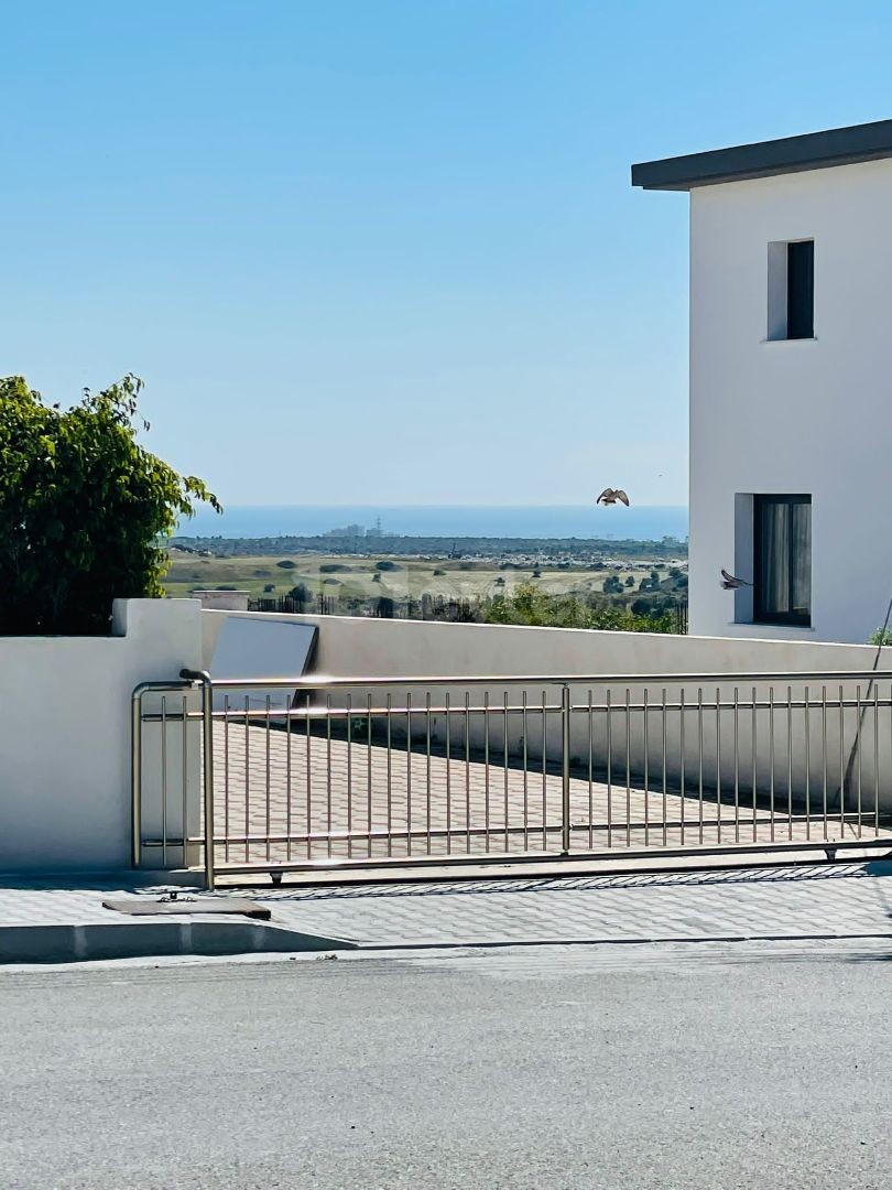 3+1 EINFAMILIENHAUS ZUM VERKAUF IN DER NÄHE VON İSKELE TOPÇUKOY