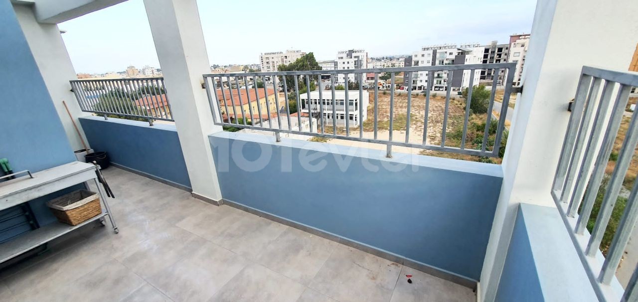 MAGUSA ÇANAKKALE'DE GENİŞ FERAH AİLE YAŞANTISINA UYGUN EŞYASIZ 3+1 SATILIK PENTHOUSE