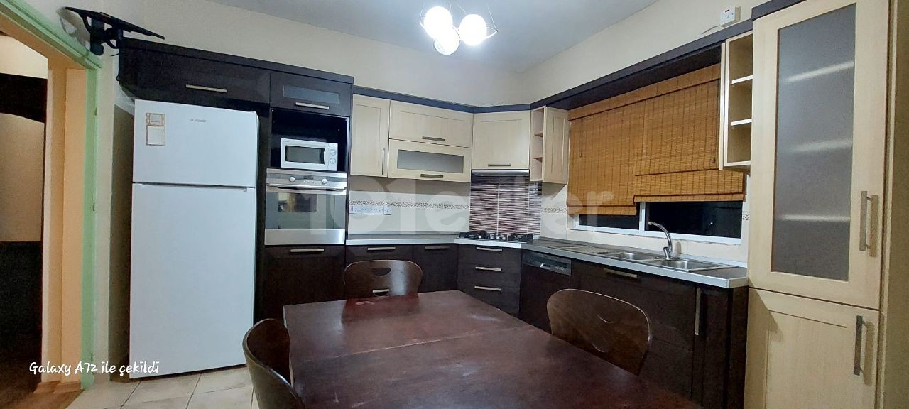 SPACIOUS FULLY FURNISHED 3+1 FLAT SUITABLE FOR FAMILY LIFE IN FAMAGUSTA CENTER CLOSE TO ONDER SHOPPING MALL