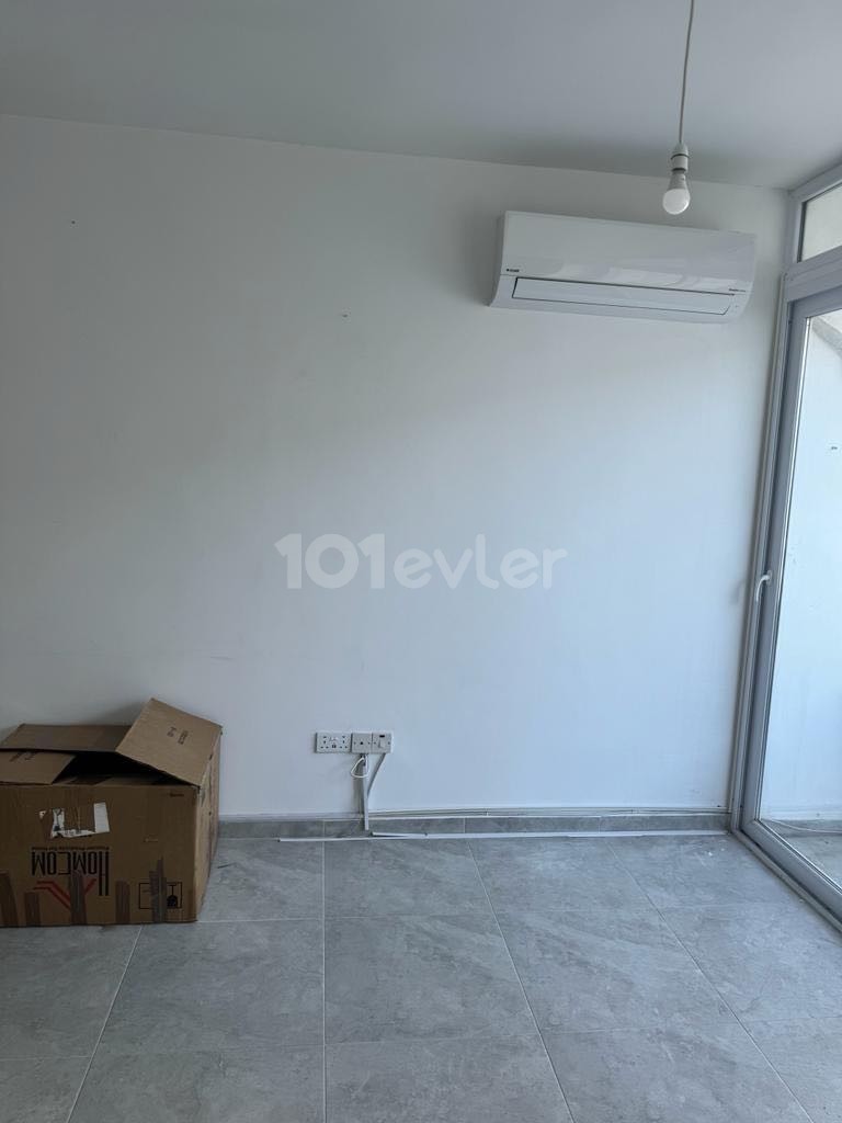 VERY SPACIOUS 2+1 NEW FLAT SUITABLE FOR FAMILY LIFE IN THE MOST BEAUTIFUL LOCATION OF ÇANAKKALE