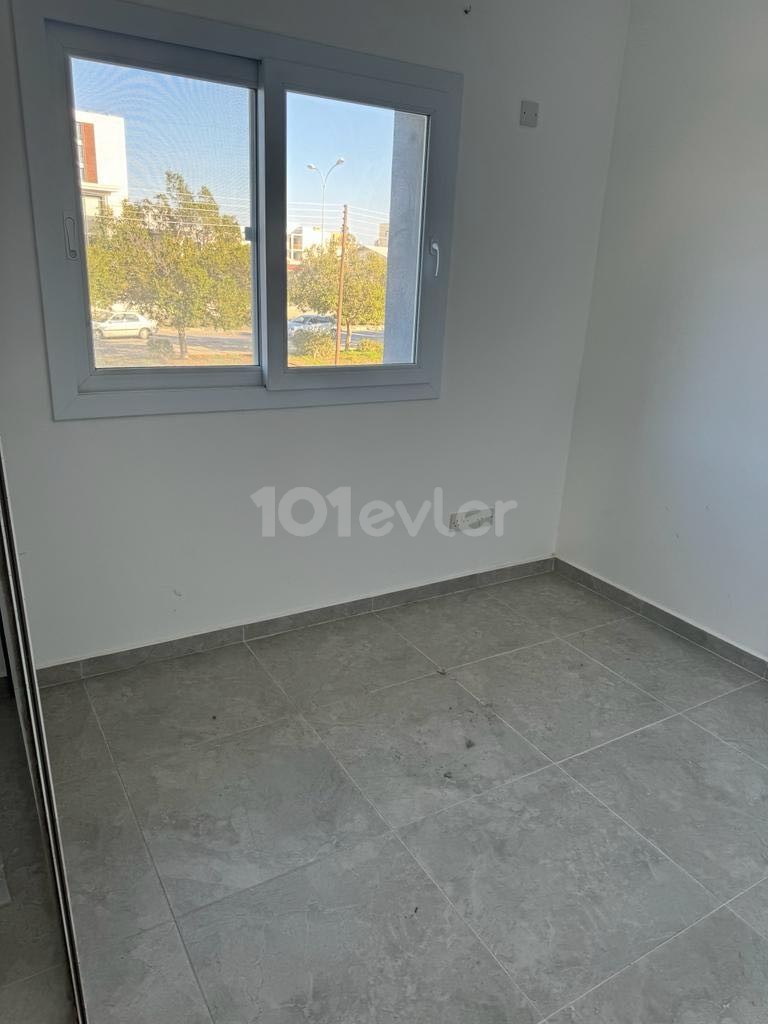 VERY SPACIOUS 2+1 NEW FLAT SUITABLE FOR FAMILY LIFE IN THE MOST BEAUTIFUL LOCATION OF ÇANAKKALE