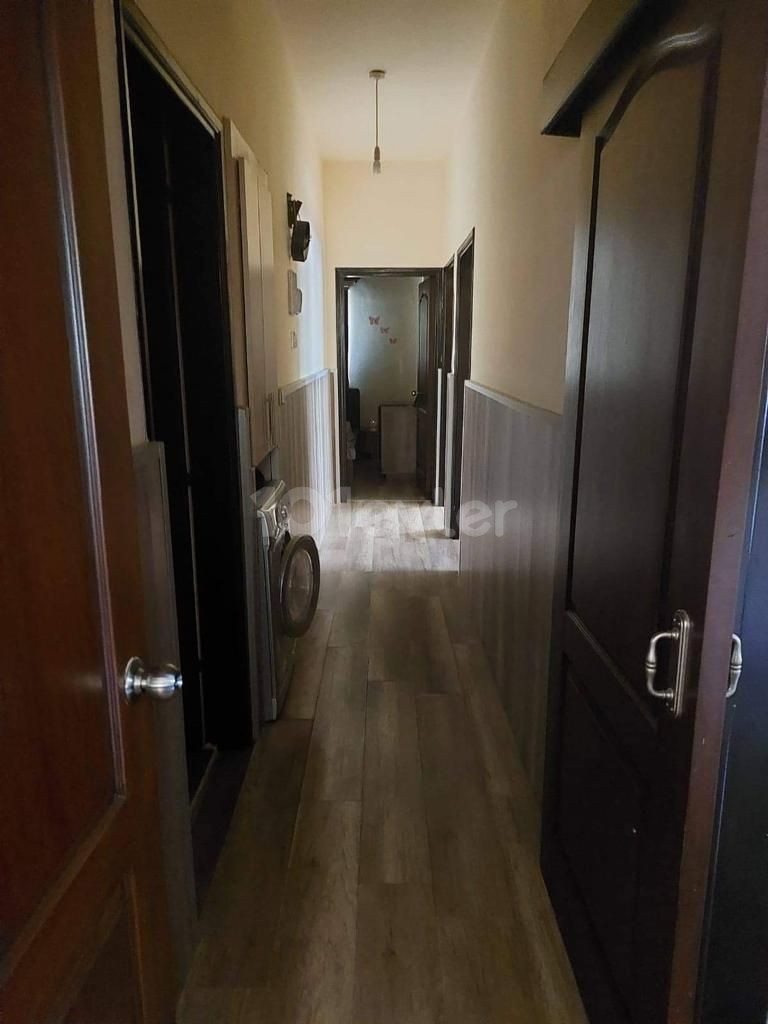 3+1 FLAT FOR SALE IN FAMAGUSA CENTER WITHOUT RENOVATION