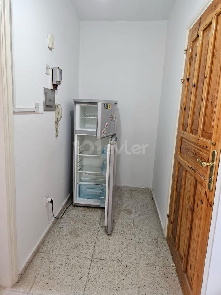 3 AY ÖDEMELİ DAÜ YE YÜRÜME MESAFESİNDE TEMİZ AİLE APARTMANINDA KİRALIK 1+1 DAİRE