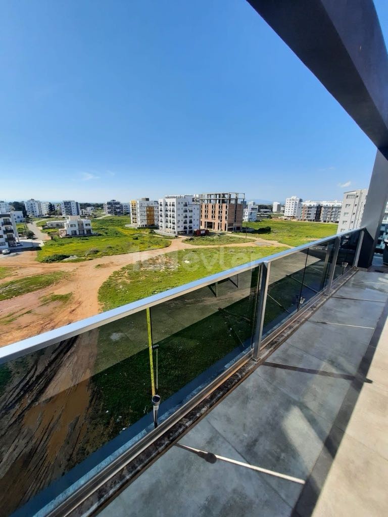 ULTRA GENİŞ 1 YILLIK BİNADA PENTHOUSE MAĞUSA MERKEZDE AİLE YAŞANTISINA UYGUN MASRAFSIZ DAİRE