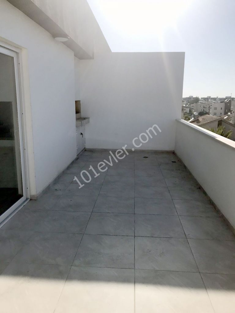 Penthouse To Rent in Küçük Kaymaklı, Nicosia