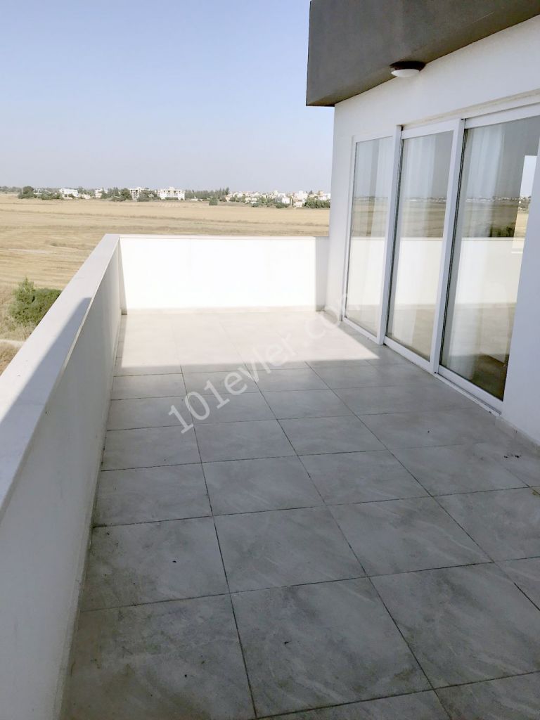 Penthouse To Rent in Küçük Kaymaklı, Nicosia