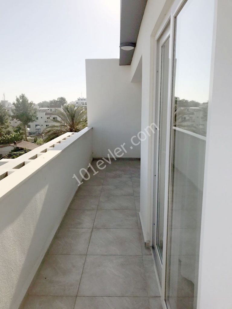 Penthouse To Rent in Küçük Kaymaklı, Nicosia