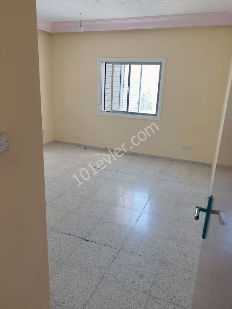 Flat To Rent in Köşklüçiftlik, Nicosia