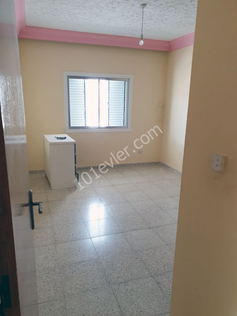 Flat To Rent in Köşklüçiftlik, Nicosia