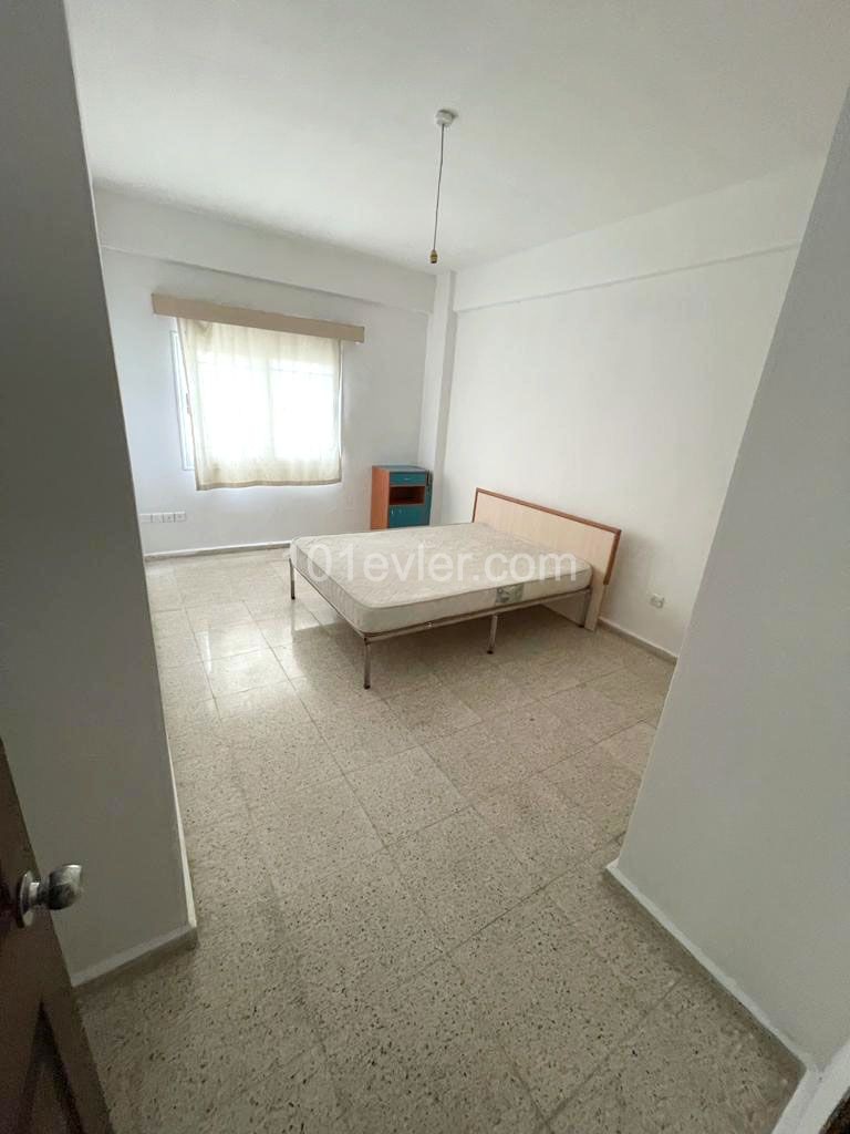 Küçük Kaymaklı'da 2+1 Kiralık Daire.