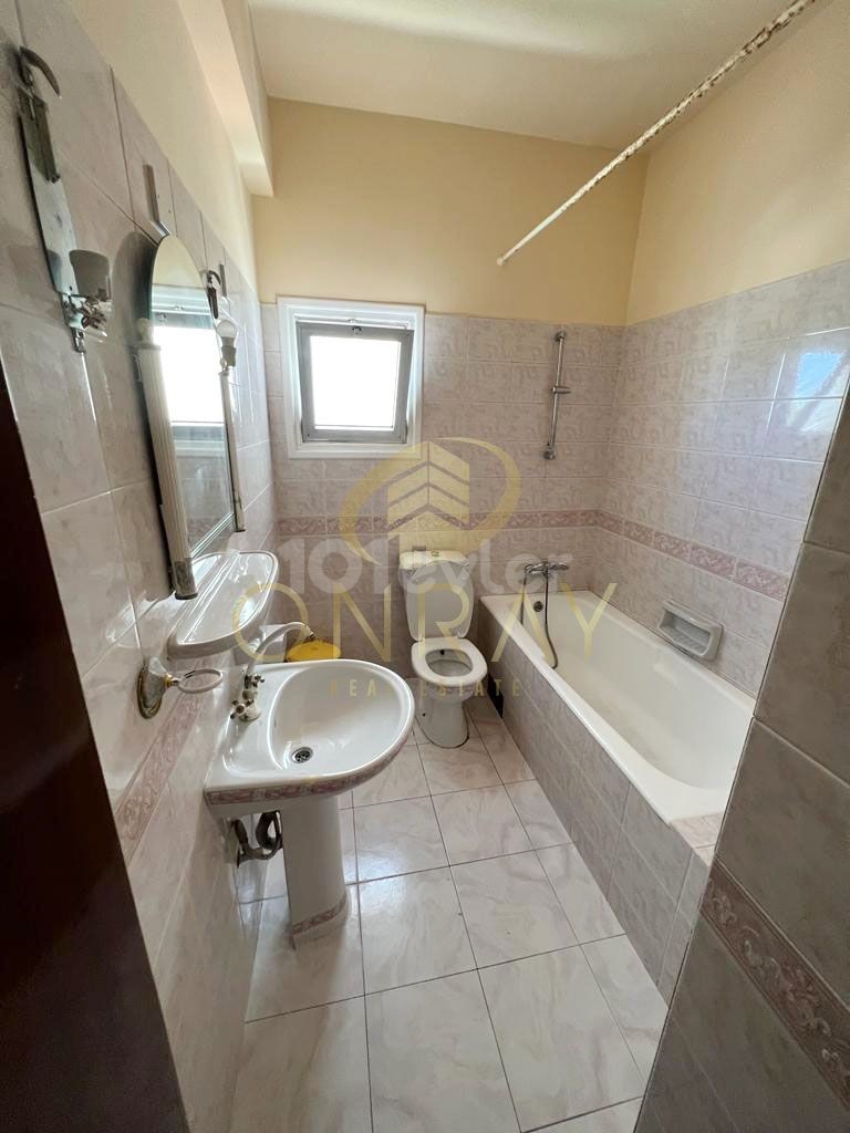 3+1 Spacious Furnished Apartment for Rent in Göçmenköy. ** 