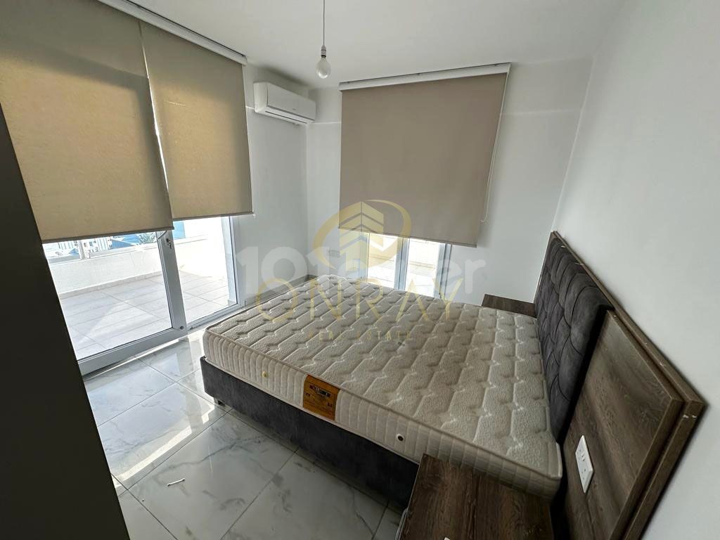 2+1 Penthouse-Wohnung mit vollem Meerblick im Zentrum von Kyrenia.