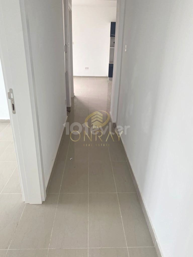 2+1 Unfurnished Flat for Rent in Gönyeli