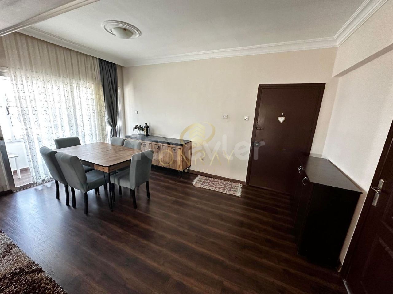 3+1 voll möblierte Wohnung in der Gegend von Taşkınköy