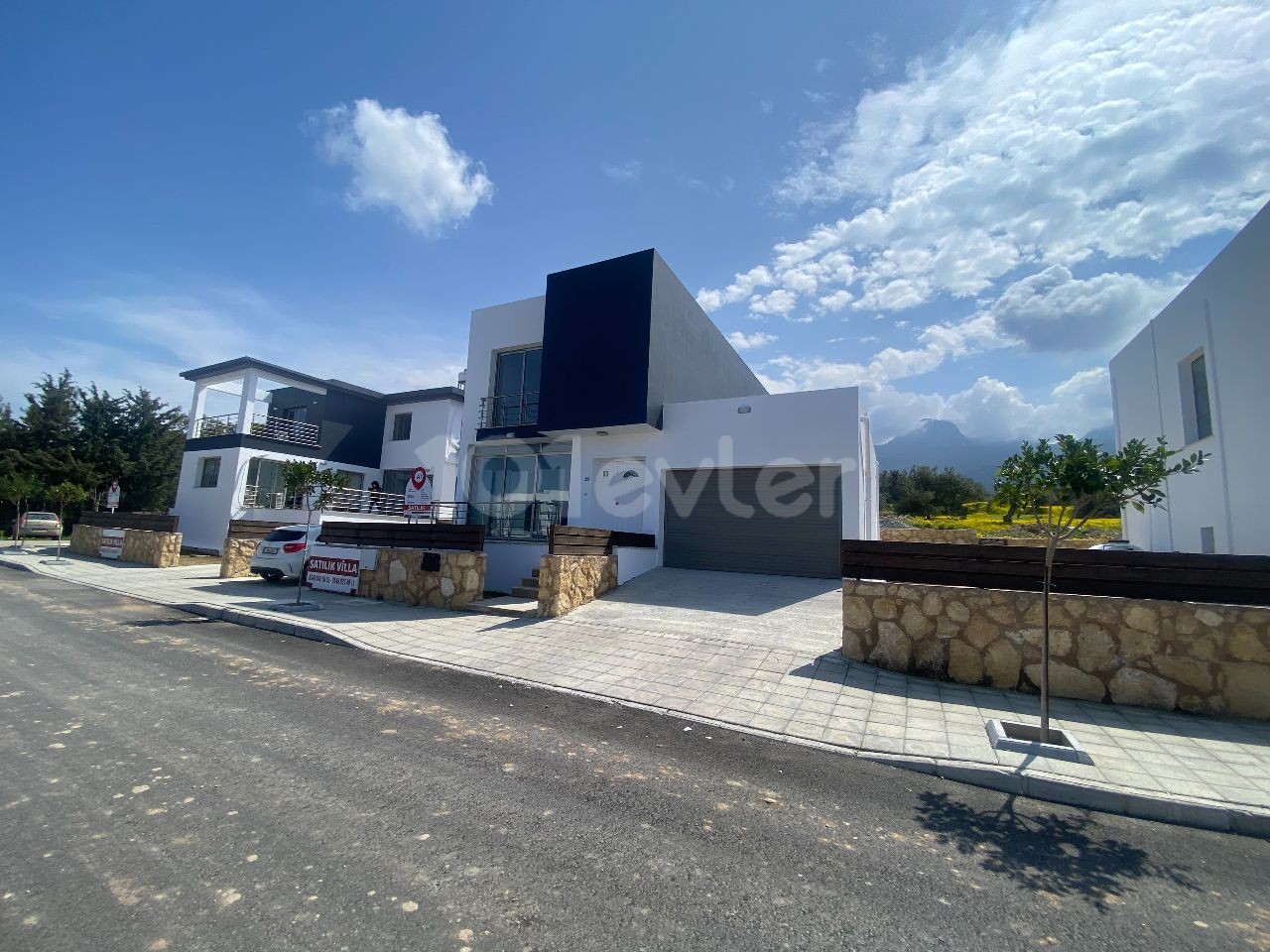 Fully detached houses for sale with Near East Assurance in Çatalkoy ** 