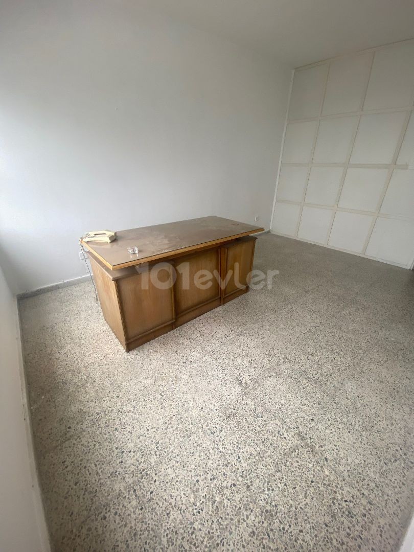 Turkish Title Deed office for sale in Kucuk Kaymaklı ** 