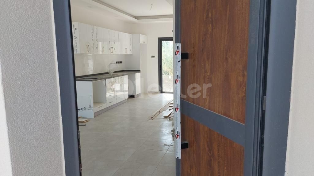 Ground floor and 1st floor flats for sale in Karaoğlanoğlu Complex with Pool