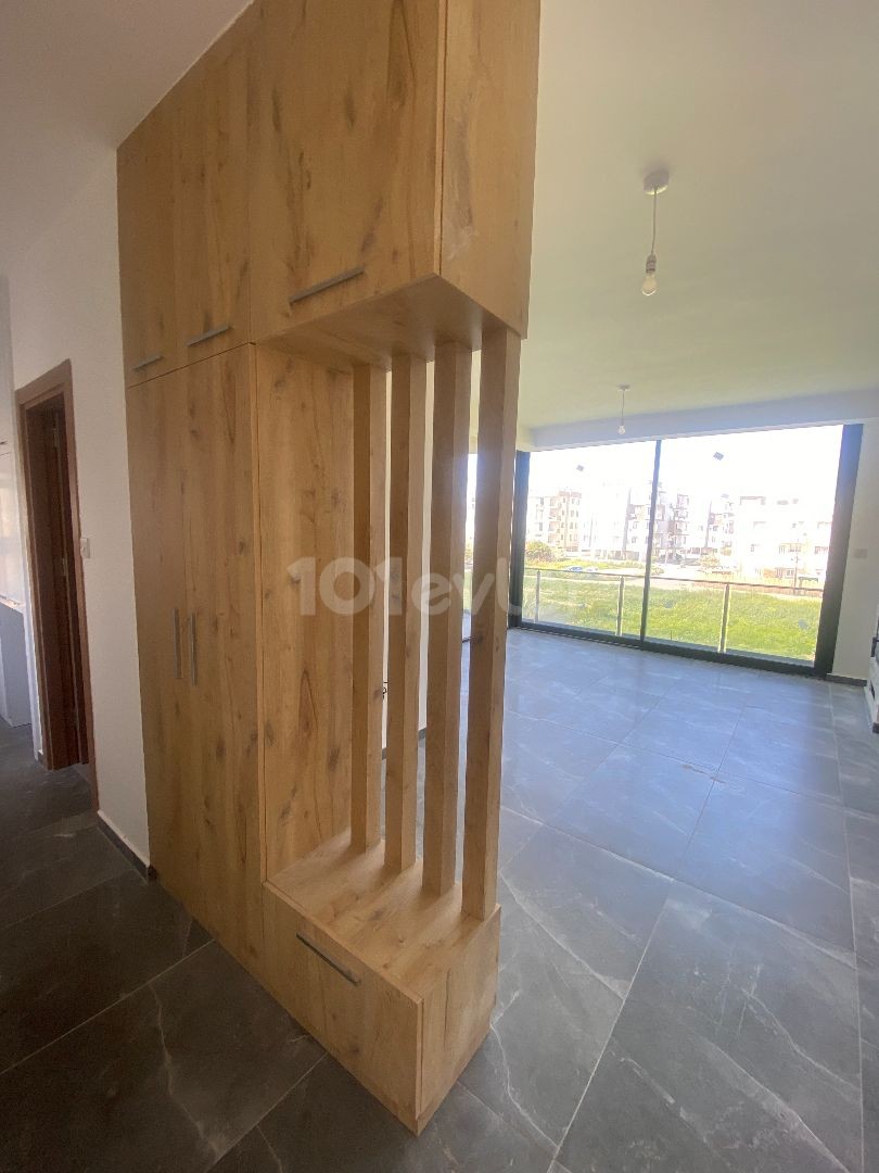 KucukKaymaklı da satılık 140m2 3 yatak odalı daire