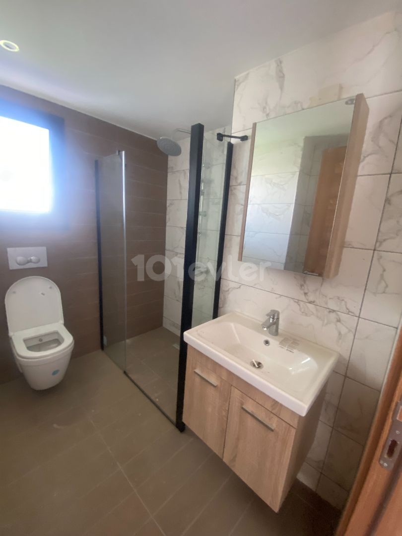 KucukKaymaklı da satılık 140m2 3 yatak odalı daire