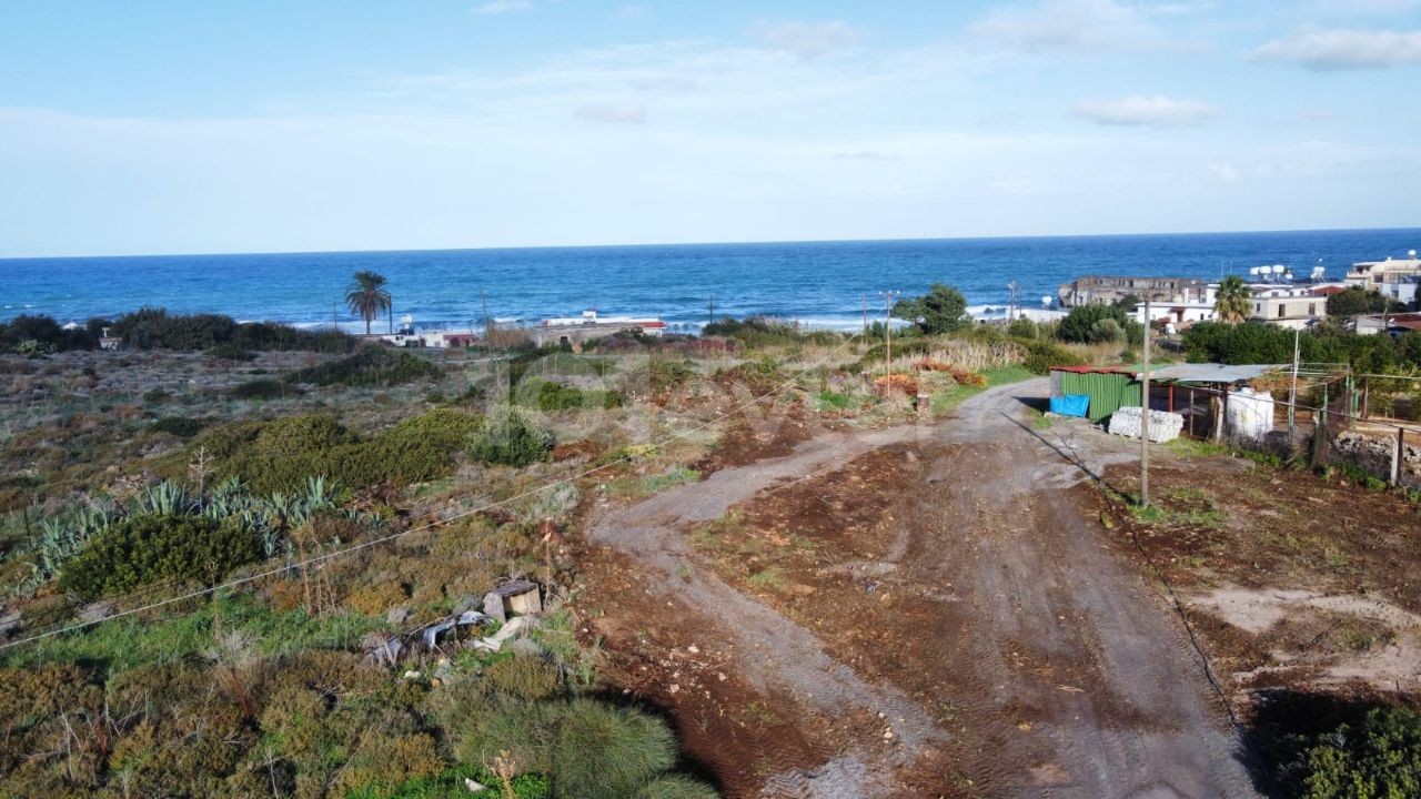 100% 2 storey zoned land on the Denia side of Karşıyaka