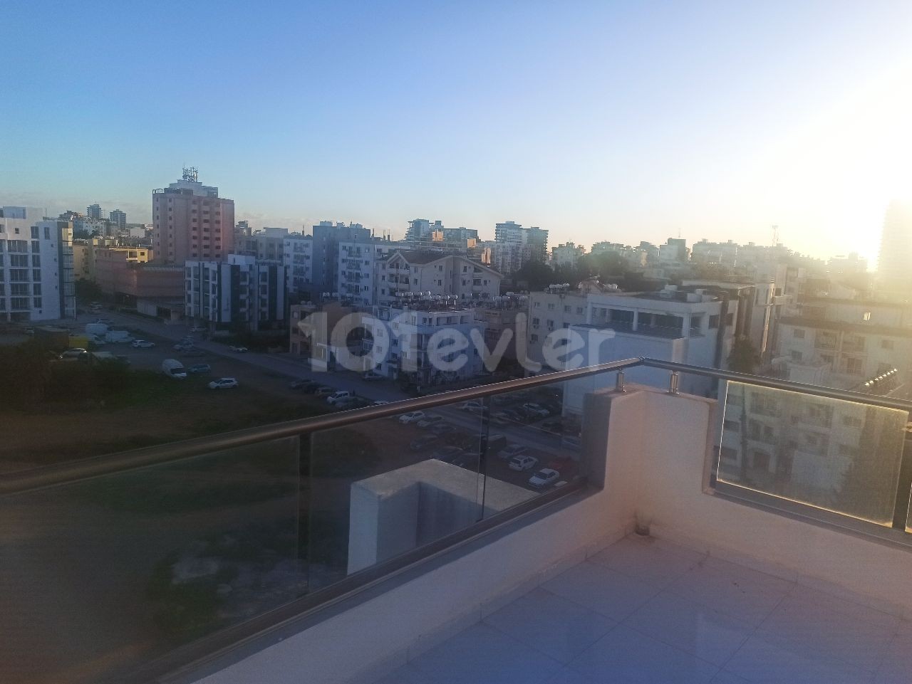 Mağusa Merkezde Deniz Manzaralı Penthouse 