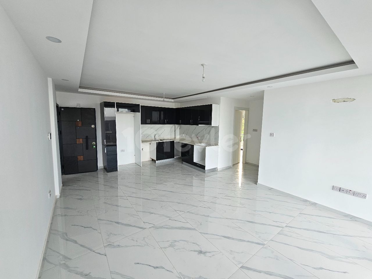 2+1 FURNISHED AND UNFURNISHED FLAT FOR RENT WITH POOL FRONT