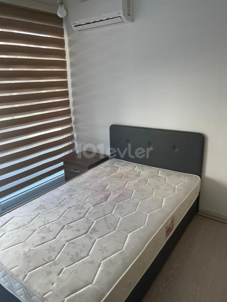 GİRNE MERKEZDE  KİRALIK 2+1 DAİRE ..