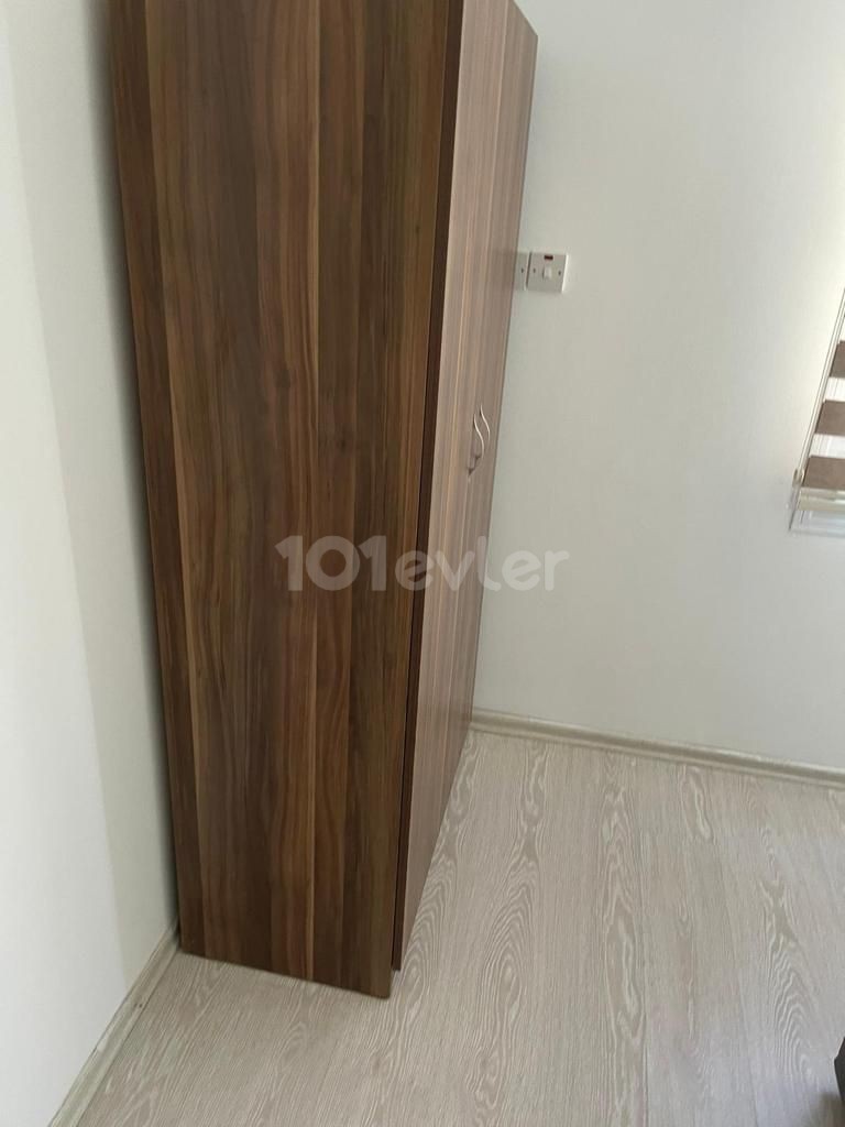 GİRNE MERKEZDE  KİRALIK 2+1 DAİRE ..