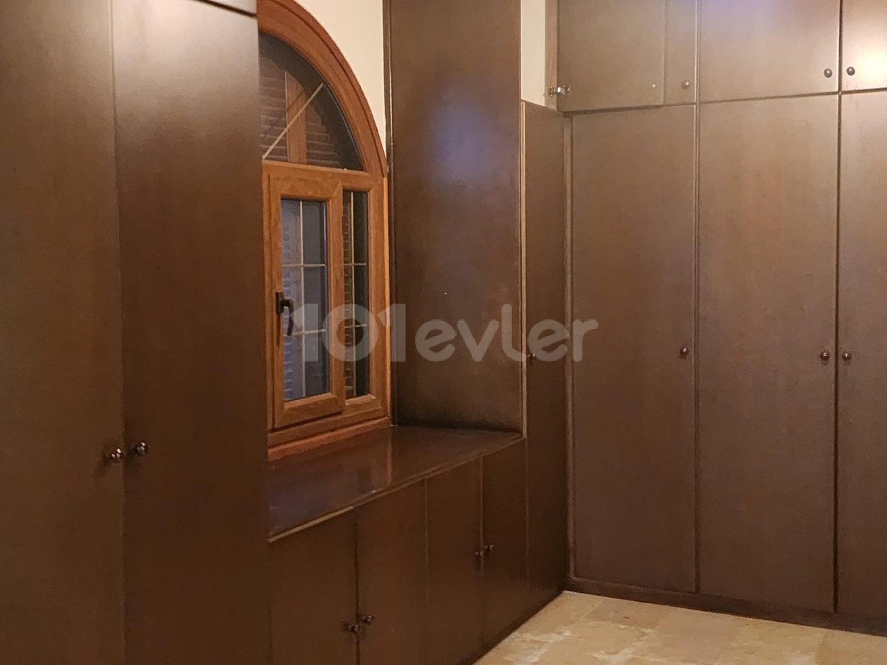 KYRENIA / EDREMIT 4+1 DETACHED VILLA FOR RENT UNFURNISHED