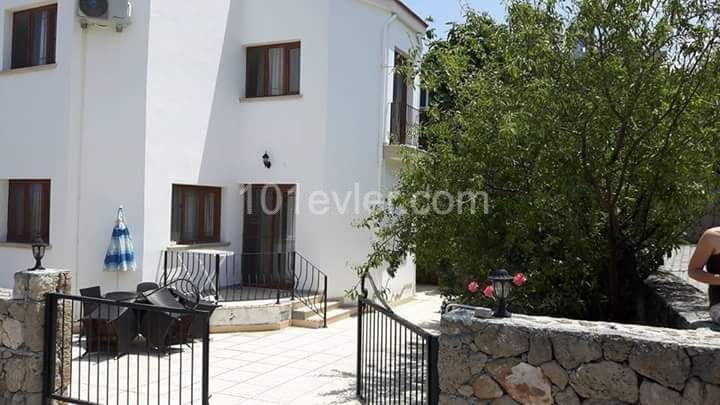 It is rented from the owner in the center of Çatalköy (3 minutes from the restaurant Ani. duplex villa with sea and pool views (within walking distance) ** 