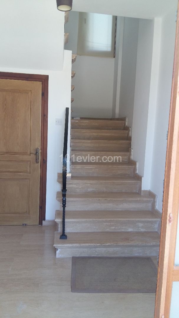 It is rented from the owner in the center of Çatalköy (3 minutes from the restaurant Ani. duplex villa with sea and pool views (within walking distance) ** 