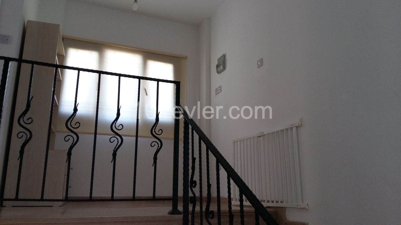 It is rented from the owner in the center of Çatalköy (3 minutes from the restaurant Ani. duplex villa with sea and pool views (within walking distance) ** 