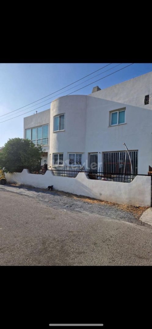 ساختمان کامل برای فروش در GÖNYELİ 2 آپارتمان 1 باغ طبقه همکف