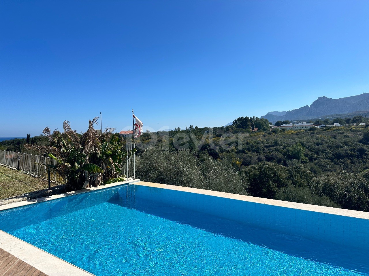 Kyrenia Alsancak 3+1 Villa mit privatem Pool zu vermieten