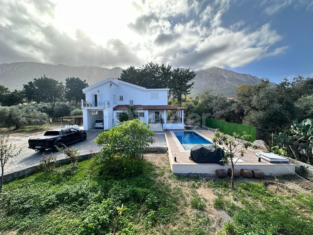4+2 Villa for Rent in Kyrenia Lapta / Daily
