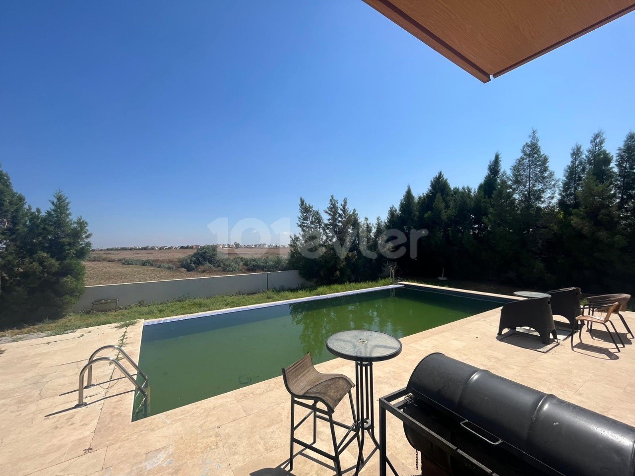 4+1 Villa mit privatem Pool zum Verkauf in Mormenekşe, Famagusta