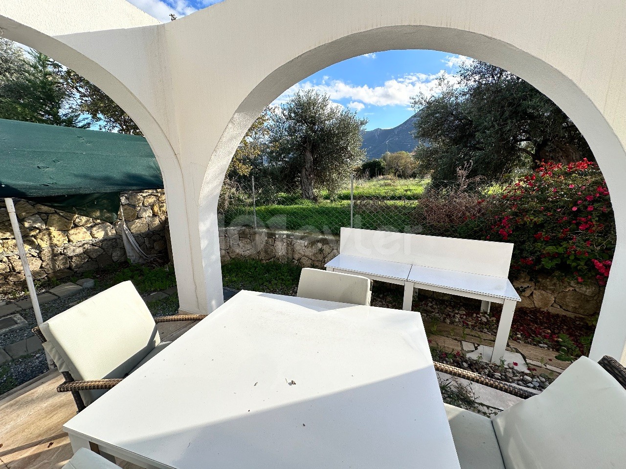 Villa with garden for rent in Bellapais