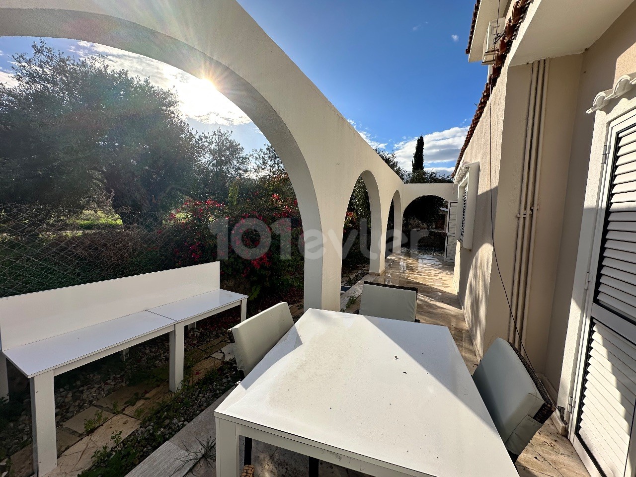 Villa with garden for rent in Bellapais