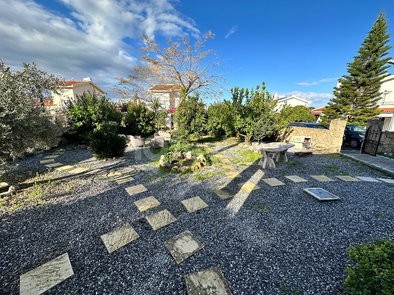 Villa mit Garten zu vermieten in Bellapais