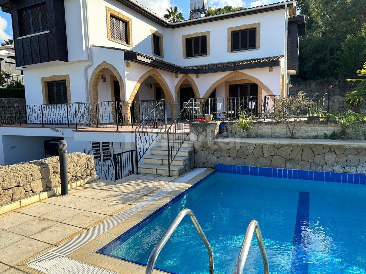 Kyrenia Çatalköy Daily Rental 4+1 Villa
