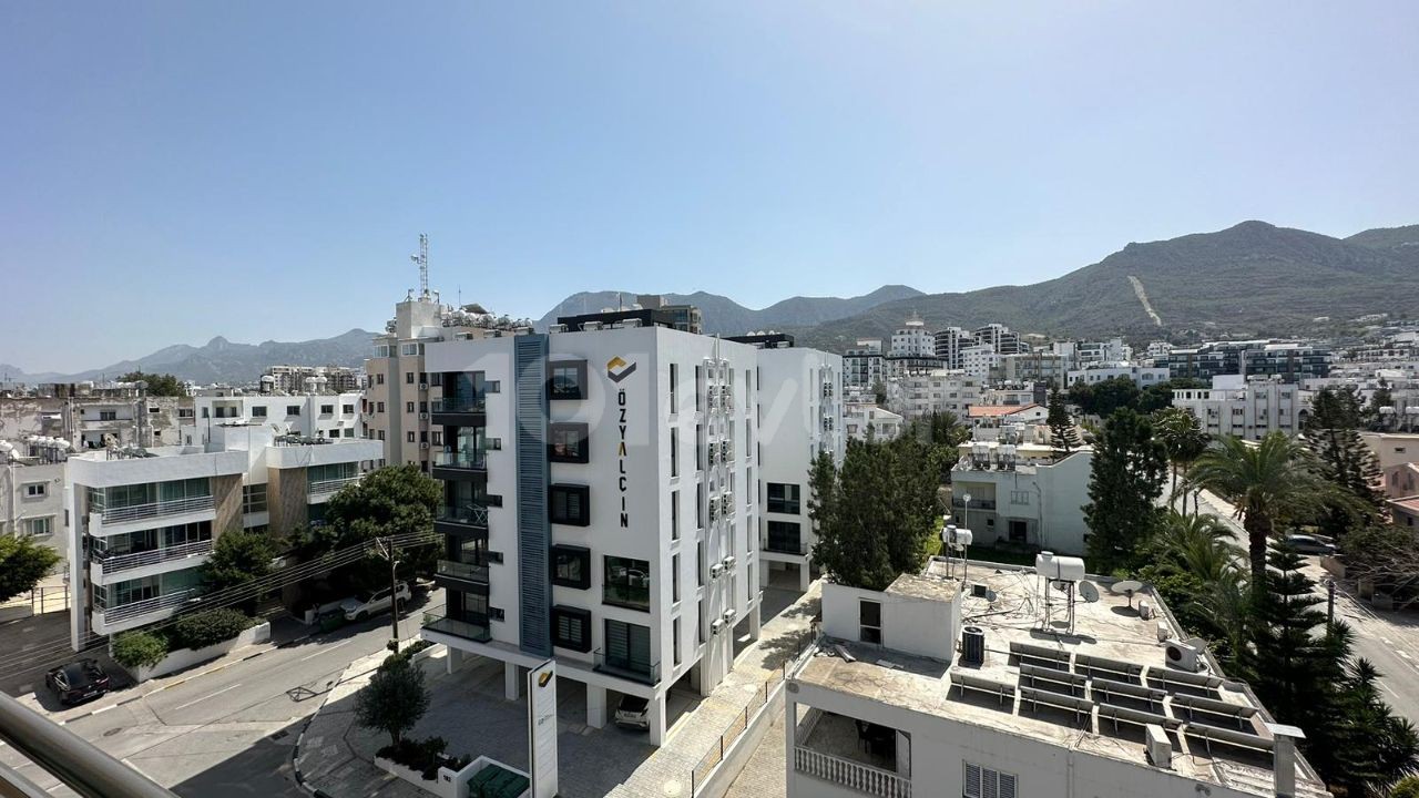 Kyrenia Center Wohnung zu vermieten 2+1