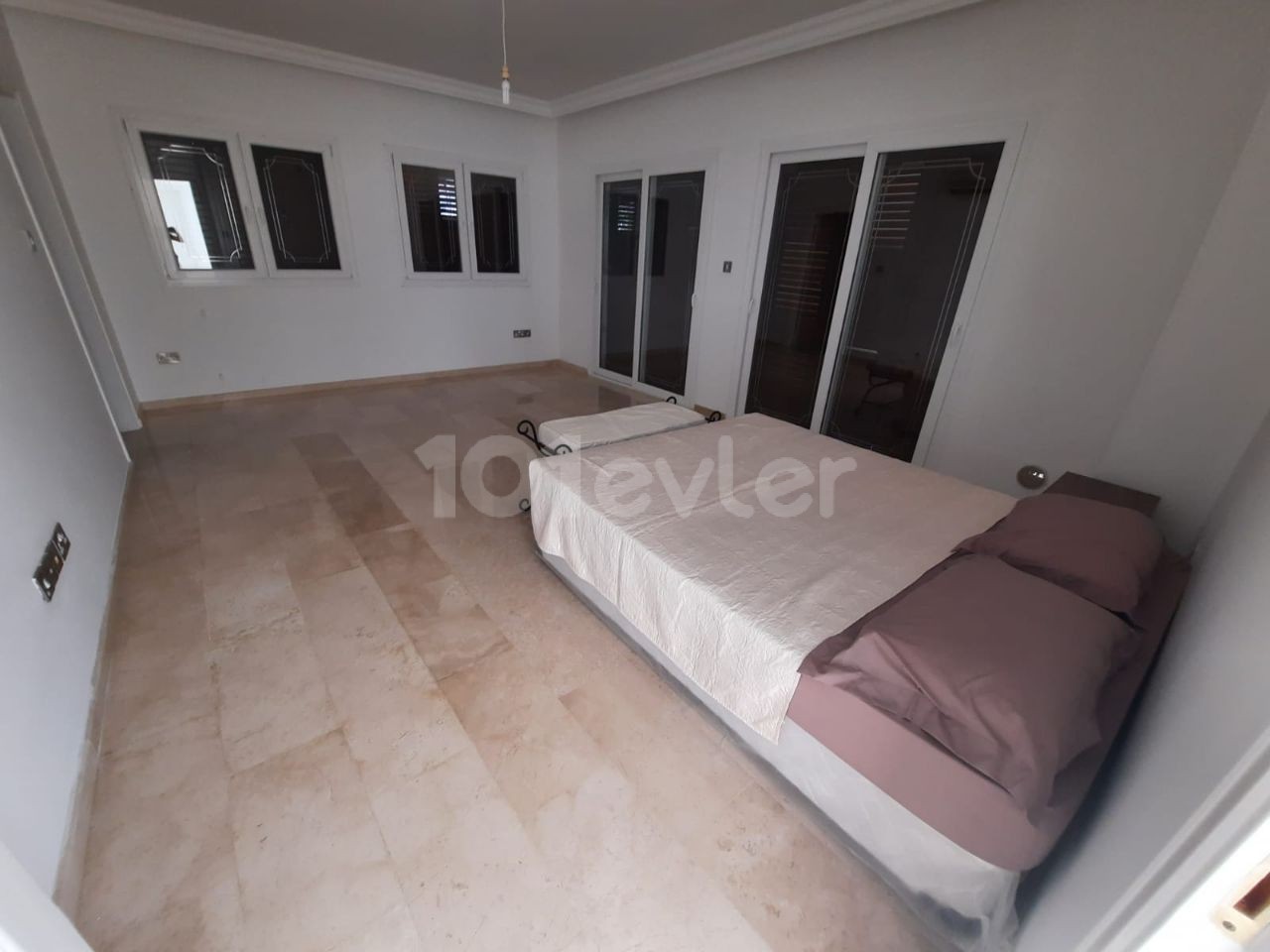 Girne Alsancak Kiralık Özel Yüzme Havuzlu 4+1 Villa