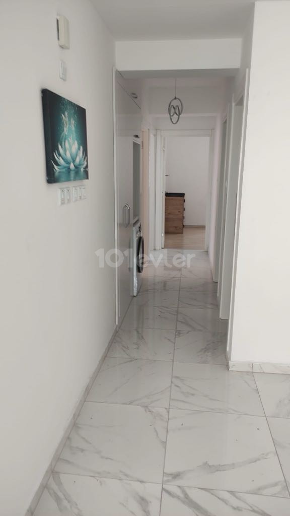 Kaşgar’da 3+1 eşyalı manzaralı daire 800 stg