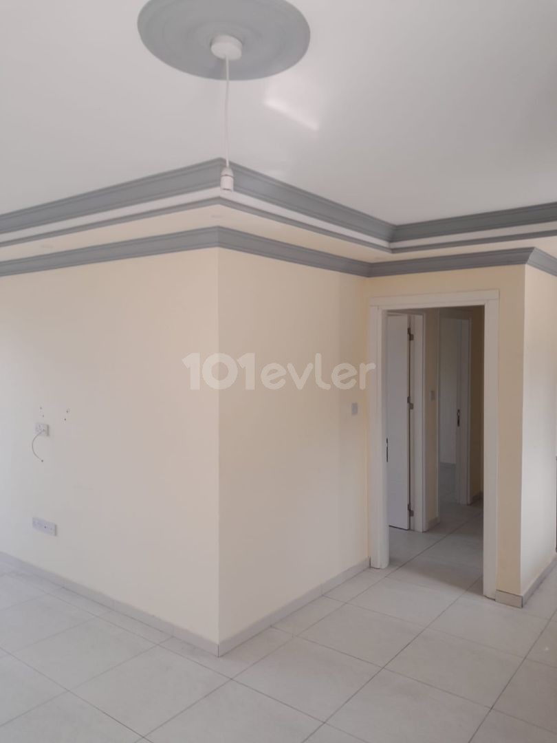 2+1 unfurnished Flat for Rent in Alsancak. £400.