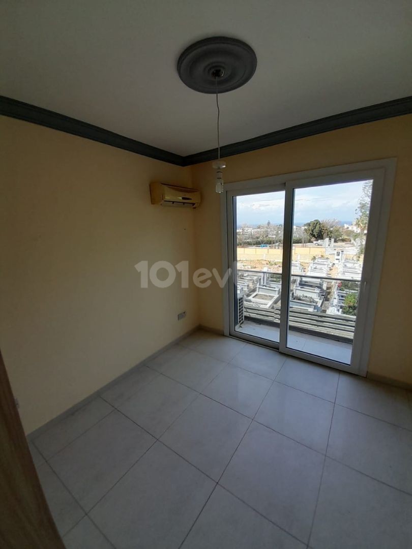 2+1 unfurnished Flat for Rent in Alsancak. £400.