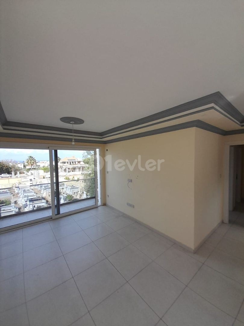 2+1 unfurnished Flat for Rent in Alsancak. £400.