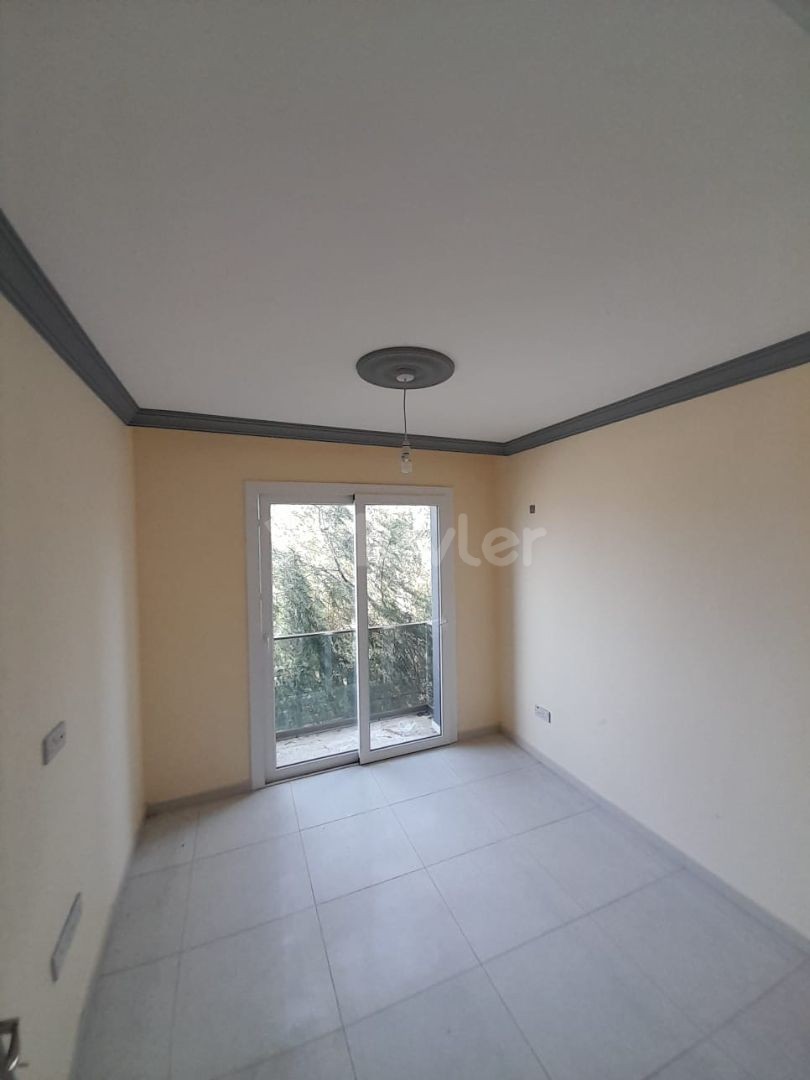 2+1 unfurnished Flat for Rent in Alsancak. £400.