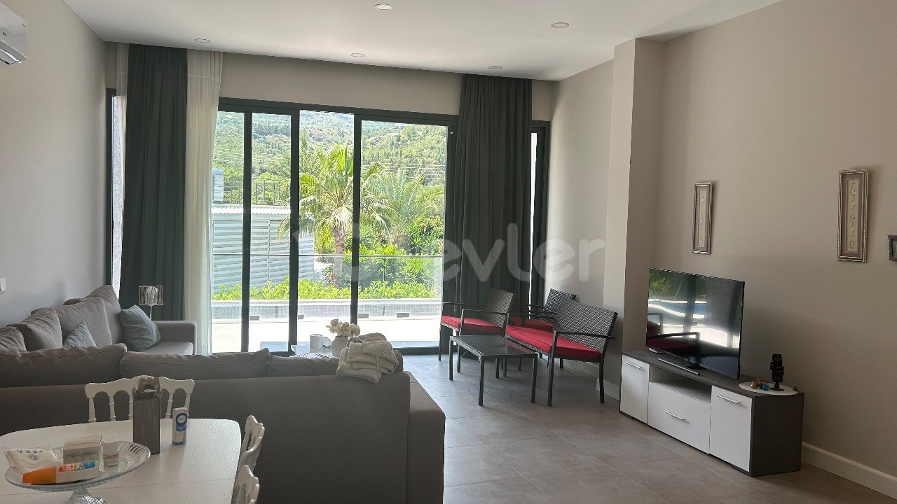 4+1 ULTRALUX DUPLEX-WOHNUNG ZU VERMIETEN MIT PRIVATEM POOL IN BELLAPAIS, KYRENIA