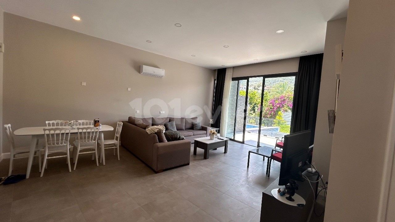 4+1 ULTRALUX DUPLEX-WOHNUNG ZU VERMIETEN MIT PRIVATEM POOL IN BELLAPAIS, KYRENIA