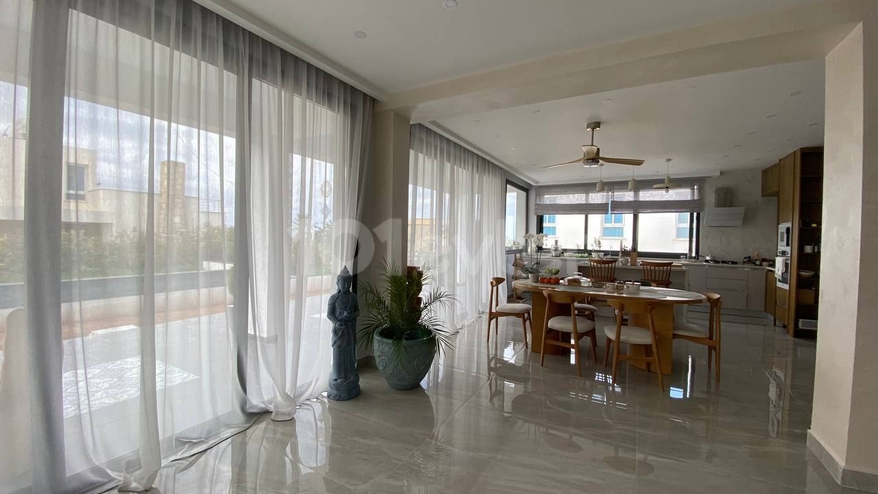 4 bedroomed luxury villa with its private swimming pool and fantastic sea view